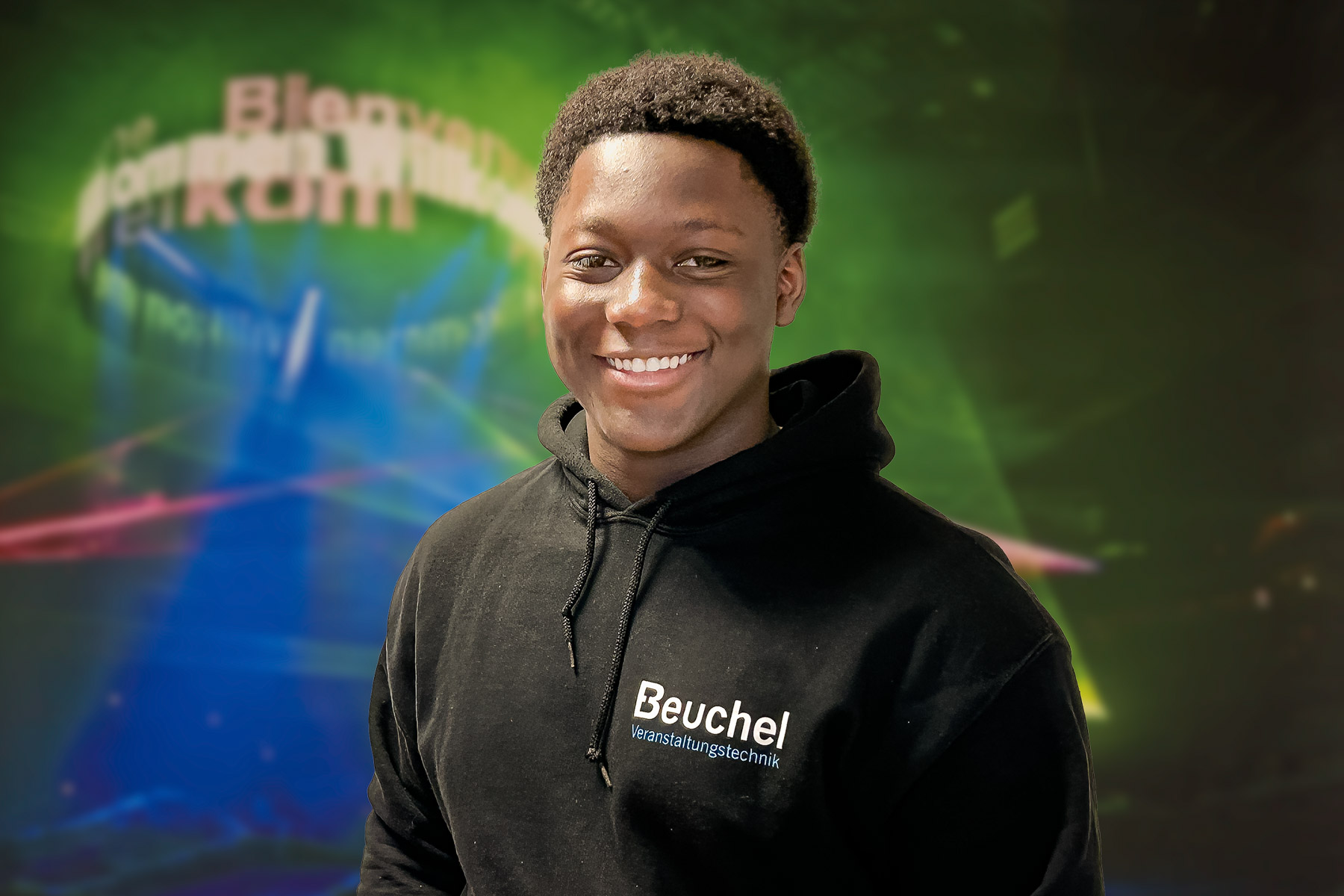 Foto: Matthes Mutombo - Auszubildender zur Fachkraft für Veranstaltungstechnik 